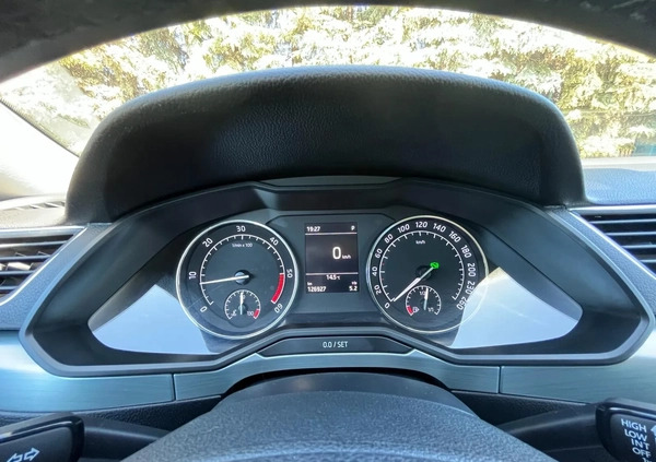 Skoda Superb cena 82900 przebieg: 125000, rok produkcji 2019 z Elbląg małe 436